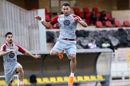 آل کثیر با پای بانداژ شده در تمرین پرسپولیس