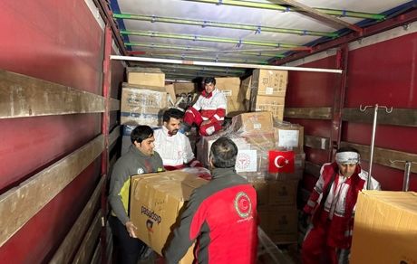 ورود ۳ تریلی حامل تجهیزات و اقلام پزشکی از سوی وزارت بهداشت ترکیه به ایران