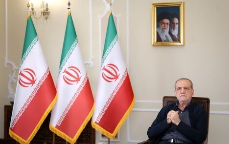 رئیس جمهور: تصور دشمن، تصرف ۴۸ ساعته ایران بود / مردم با تحمل، ایران را نگهداشتند