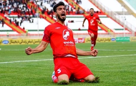 خیبر خرم‌آباد به دنبال مدافع تراکتور