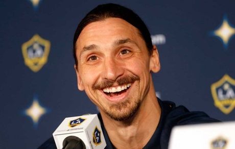 زلاتان: از آمریکا بروم کار و کاسبی خبرنگاران کساد می‌شود