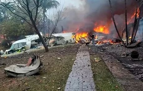 سقوط هواپیمای دو موتوره در برزیل / ۵ سرنشین کشته شدند