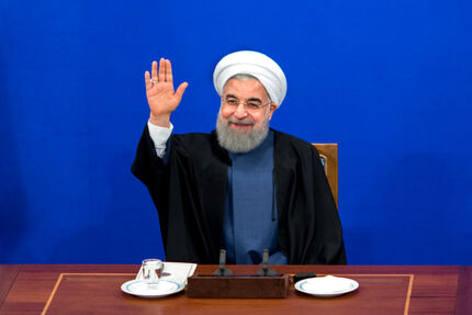 نشست خبری روحانی آغاز شد