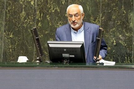 زاهدی: جوانان فریب فضای مجازی مدیریت شده را نخورند