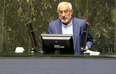زاهدی: جوانان فریب فضای مجازی مدیریت شده را نخورند