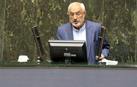 زاهدی: جوانان فریب فضای مجازی مدیریت شده را نخورند