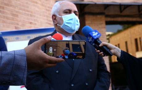 ظریف: تبادل دو جاسوس بازداشتی با آمریکا کذب محض است