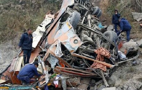 ده‌ها کشته و زخمی در حادثه سقوط اتوبوس به دره در نپال