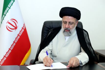 رئیس جمهور قهرمانی کشتی آزاد جوانان ایران را تبریک گفت