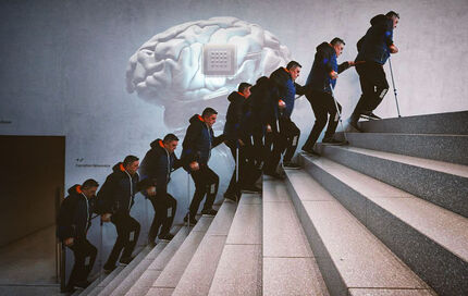 دو بیمار معلول با ایمپلنت مغزی دوباره راه بروند