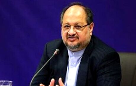 شریعتمداری  از واگذاری ۲۰ شرکت از طریق بورس خبر داد