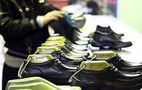 انتقاد تولیدکنندگان کفش: برای تامین مواد اولیه پتروشیمی دچار مشکل هستیم/ اولویت پتروشیمی‌ها صادرات است