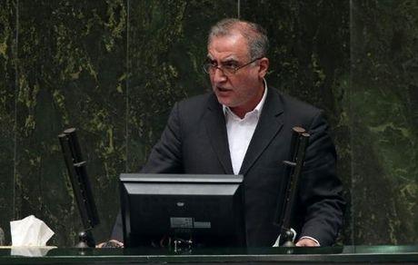 باید نظارت دولت بر قیمت اینترنت اعمال گردد/ انحصار بلای اقتصاد کشور است