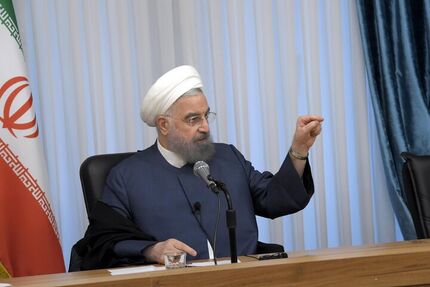 حسن روحانی: رئیس‌جمهور تا مردم نمی‌خواهند این صداوسیما را ببینند / مردم پشت سر نیروهای مسلح و مذاکره کنندگان باشند