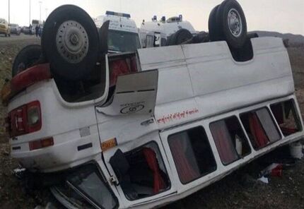 مصدوم شدن ۲۶ نفر و جان باختن یک سرنشین در حادثه واژگونی یک دستگاه مینی بوس در پارس آباد