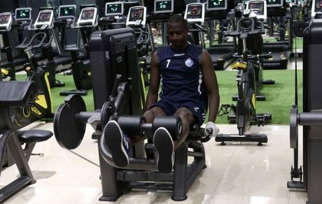 خبر خوش برای استقلالی‌ها: دیاباته راهی تهران شد/ عکس