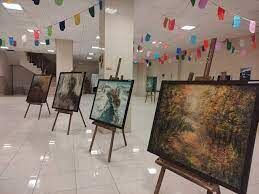در نیمه نخست سال ۳۱۲ نمایشگاه هنری در پایتخت برگزار شد