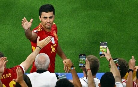 هافبک منچسترسیتی فصل را از دست داد
