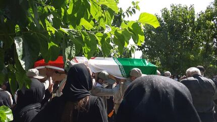 پیکر دو خبرنگار درگذشته در حادثه واژگونی اتوبوس تشییع شد