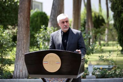 وزیر ورزش و جوانان: نامه فیفا برای حضور زنان در ورزشگاه‌ها در حد پیشنهاد است