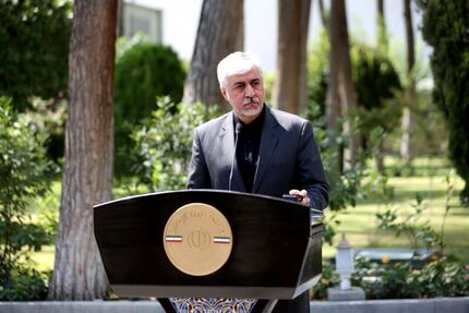 وزیر ورزش و جوانان: نامه فیفا برای حضور زنان در ورزشگاه‌ها در حد پیشنهاد است