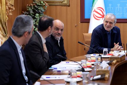 رئیس جمهور: جنگ به نفع هیچ‌کس نیست / وحدت بزرگترین سرمایه کشور در شرایط کنونی است