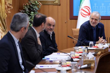 رئیس جمهور: جنگ به نفع هیچ‌کس نیست / وحدت بزرگترین سرمایه کشور در شرایط کنونی است