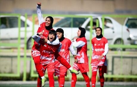 سرمربی مستعفی تیم فوتبال زنان پرسپولیس دلیل استعفایش را اعلام کرد