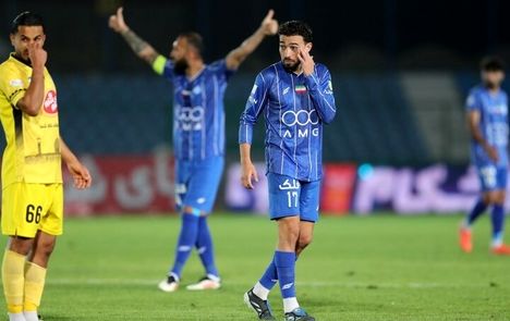 استقلال به سختی صدرنشین لیگ برتر فوتبال شد