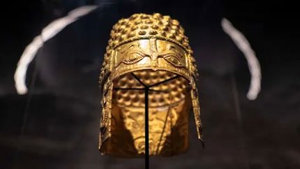 سرقت کلاه خود ۲۵۰۰ ساله از یک موزه با مواد منفجره