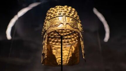 سرقت کلاه خود ۲۵۰۰ ساله از یک موزه با مواد منفجره