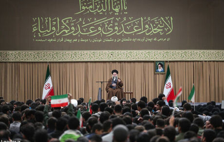 رهبر معظم انقلاب: مسئله آمریکا با جمهوری اسلامی، ناسازگاری ذاتی و تقابل منافع است / مشکل ما با آمریکا از ۲۸ مرداد ۳۲ آغاز شد
