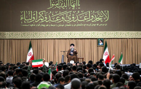رهبر معظم انقلاب: مسئله آمریکا با جمهوری اسلامی، ناسازگاری ذاتی و تقابل منافع است / مشکل ما با آمریکا از ۲۸ مرداد ۳۲ آغاز شد