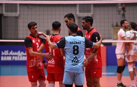 مدعیان لیگ برتر والیبال بردند