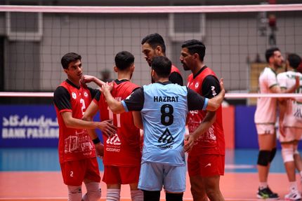 مدعیان لیگ برتر والیبال بردند