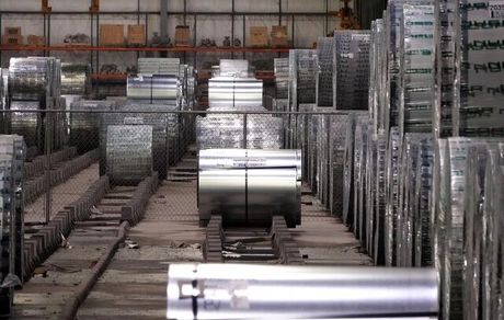 رشد منفی کارخانه‌های چین در آغاز سال جدید میلادی