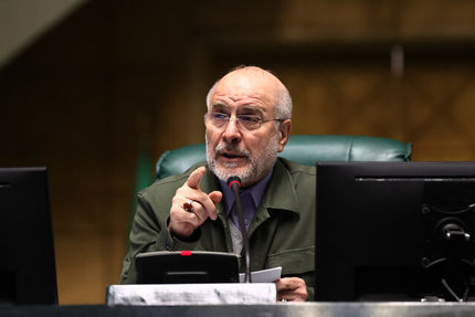 قالبیاف: همه گزینه‌ها را روی میز داریم / ترامپ تصمیم غلط نگیرد