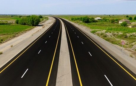 تصادف زنجیره‌ای در آزادراه تازه ساخت تبریز-سهند / ویدئو