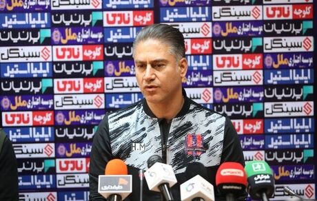 مطهری از سرمربیگری نساجی استعفا کرد / مدیرعامل نساجی قبول نکردند