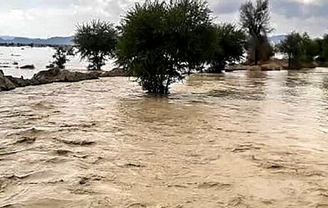 سیل، ۲ روستای شهرستان بختگان را تخلیه کرد