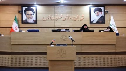 چالش جدید در مشهد: شورای شهری با دو رییس / خبرنگاران بیرون شدند