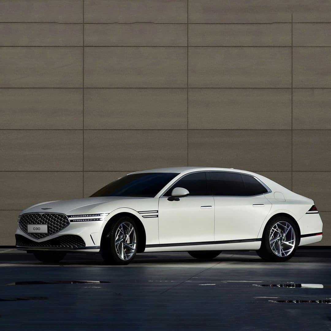 سدان لوکس جنسیس G90 