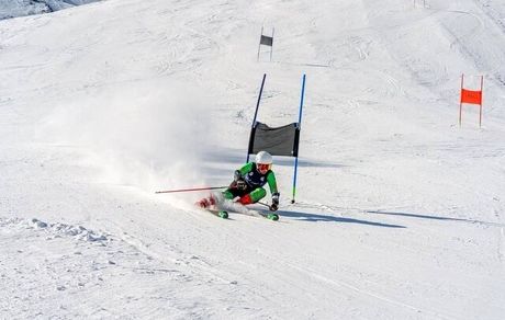 اسکی‌بازان را با قرض و قوله به اروپا فرستادیم / فوتبال را تعطیل کنید، اتفاقی نمی‌افتد