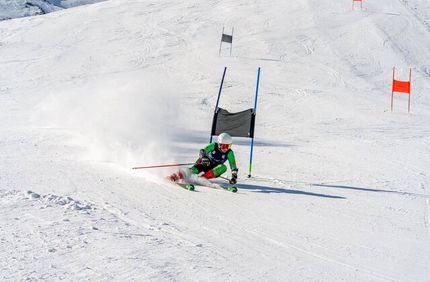 اسکی‌بازان را با قرض و قوله به اروپا فرستادیم / فوتبال را تعطیل کنید، اتفاقی نمی‌افتد