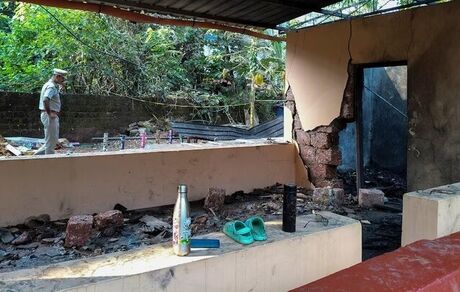 انفجار وسایل آتش‌بازی، ۱۵۰ شرکت کننده مراسم مذهبی در هند را مصدوم کرد