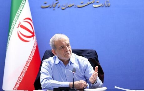 رئیس جمهور: تلاش می‌کنیم با توسعه نیروگاه‌های خورشیدی، ناترازی را حل کنیم