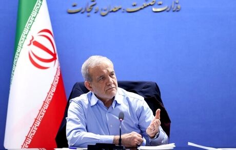 رئیس جمهور: تلاش می‌کنیم با توسعه نیروگاه‌های خورشیدی، ناترازی را حل کنیم