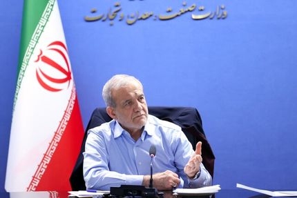 رئیس جمهور: تلاش می‌کنیم با توسعه نیروگاه‌های خورشیدی، ناترازی را حل کنیم
