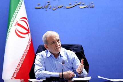 رئیس جمهور: تلاش می‌کنیم با توسعه نیروگاه‌های خورشیدی، ناترازی را حل کنیم