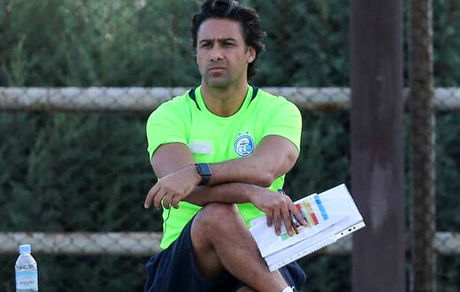 استوری کنایه‌آمیز فرهاد مجیدی درباره وضعیت پرواز استقلالی‌ها/ عکس